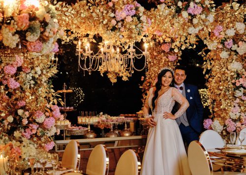 Boda de Ensueño de Andrea y Giovanny, centros de mesa colgantes, decoracion de lujo, boda lujosa, decoracion dorada, center piece