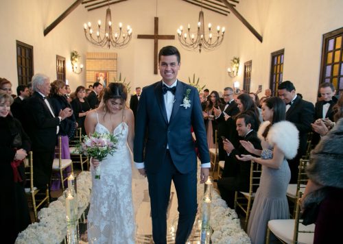 Boda de Ensueño de Johana y Alejandro, salida de los novios de la ceremonia